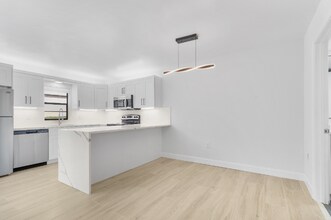 2695 Albatross Rd N in Delray Beach, FL - Foto de edificio - Building Photo