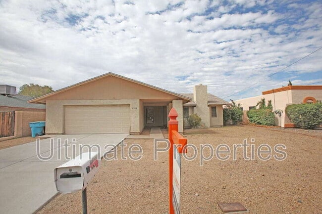 2808 W Orangewood Ave in Phoenix, AZ - Building Photo - Building Photo
