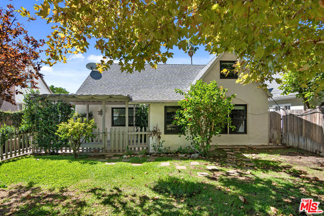 property at 492 E Calaveras St