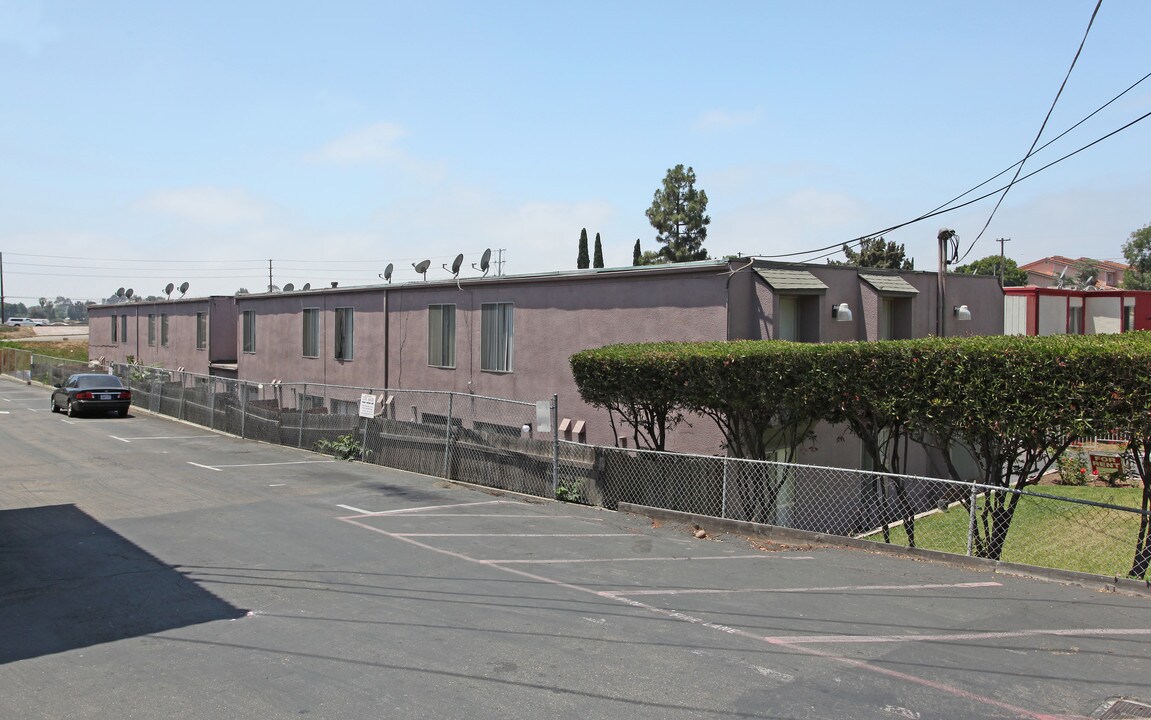 7125 Waite Dr in La Mesa, CA - Foto de edificio
