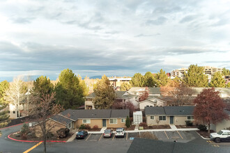 ST. JAMES SQUARE in Bend, OR - Foto de edificio - Building Photo