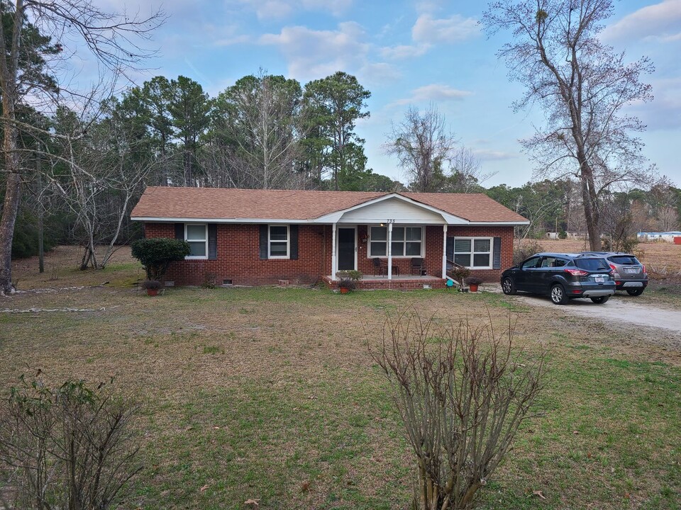 735 Shepards Rd in Hampstead, NC - Building Photo