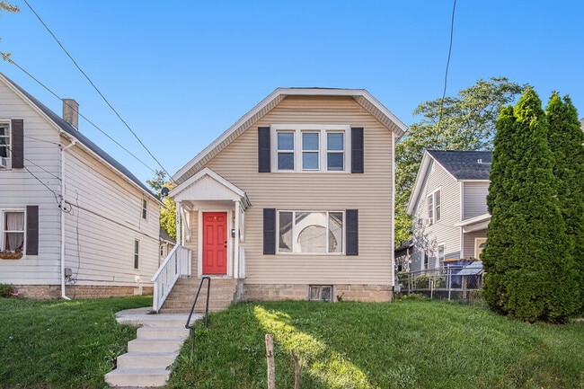 115 Diamond Ave SE
