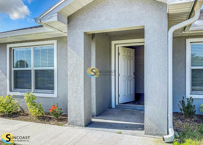 27216 Washington St in Punta Gorda, FL - Foto de edificio - Building Photo