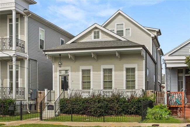 2410 Valence St, Unit 2410 in New Orleans, LA - Building Photo - Building Photo