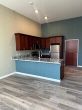 2905 Franklin Blvd, Unit 203 in Cleveland, OH - Building Photo - Building Photo