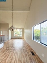 118 Meadowlark Way in Hercules, CA - Building Photo - Building Photo