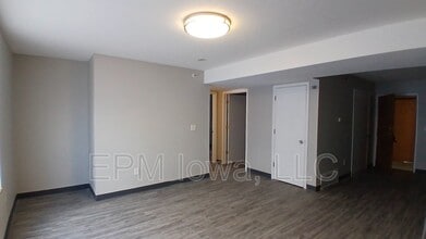 60 Miller Ave SW in Cedar Rapids, IA - Building Photo - Building Photo