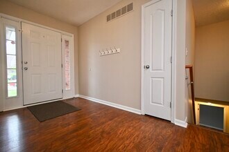 5898 Ethan Dr in Burlington, KY - Building Photo - Building Photo