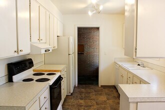 1015 NE Duncan Ln in Pullman, WA - Foto de edificio - Building Photo