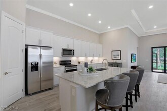 7253 Wilton Dr N in Naples, FL - Building Photo - Building Photo