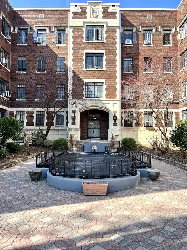 1305 N Broom St in Wilmington, DE - Building Photo - Building Photo