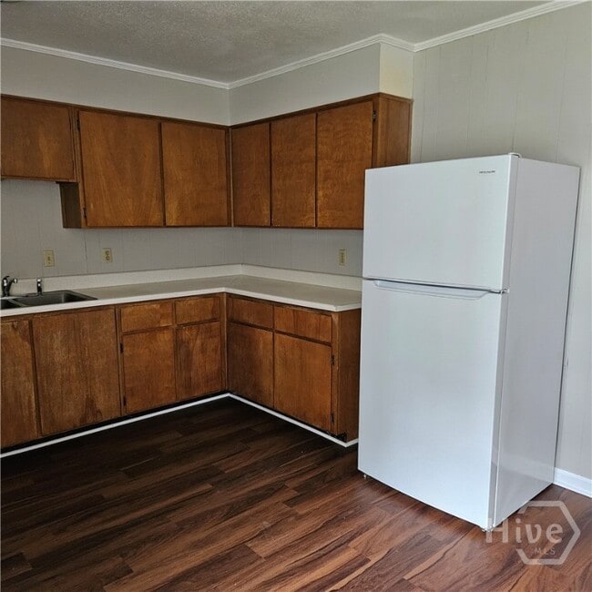 property at 4407 Caroline Dr