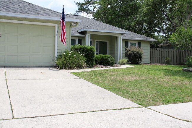 1035 NW 89 Dr in Gainesville, FL - Building Photo - Building Photo