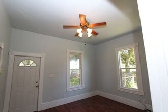 121 McBrown Rd in Petaluma, CA - Building Photo - Building Photo