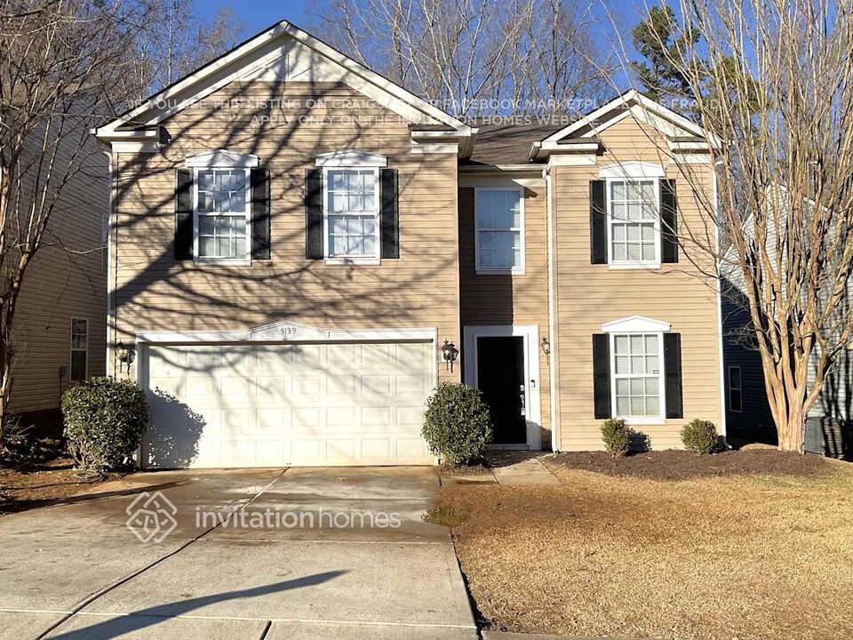 5139 Vanhoy Ln in Charlotte, NC - Building Photo