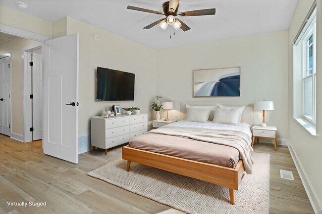 117 Eiche Dr in Slinger, WI - Building Photo - Building Photo