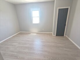 319 Colt St, Unit 6 in Irvington, NJ - Building Photo