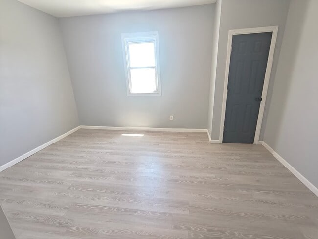 319 Colt St