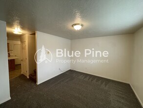 345 S Byron Ave in Shelley, ID - Building Photo - Building Photo