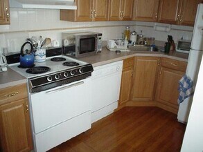 21 Gibbs St in Brookline, MA - Building Photo - Building Photo