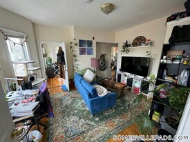 38 Bond St, Unit 3R in Somerville, MA - Building Photo