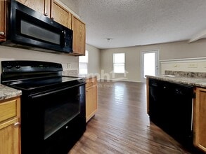 8450 Ash Grove Dr in Indianapolis, IN - Building Photo - Building Photo