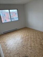 11958 Av. Matte in Montréal, QC - Building Photo - Building Photo