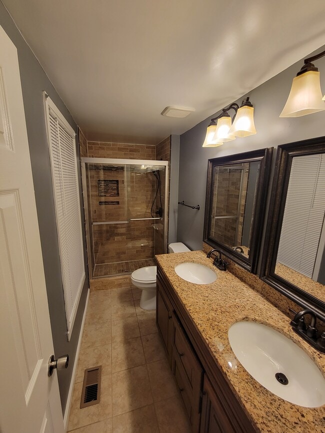 4238 Glenn Dale Rd in Bowie, MD - Building Photo - Building Photo