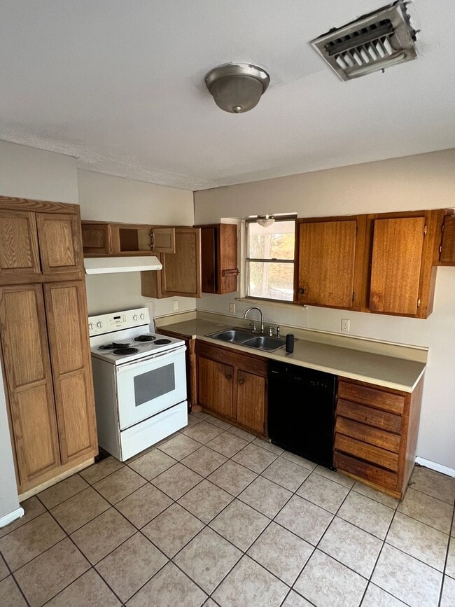 1016 Francais Dr in Shreveport, LA - Building Photo - Building Photo