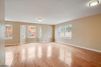 150 N Munn Ave in East Orange, NJ - Building Photo - Building Photo