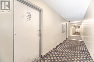 45 Silverstone Dr in Toronto, ON - Building Photo - Building Photo