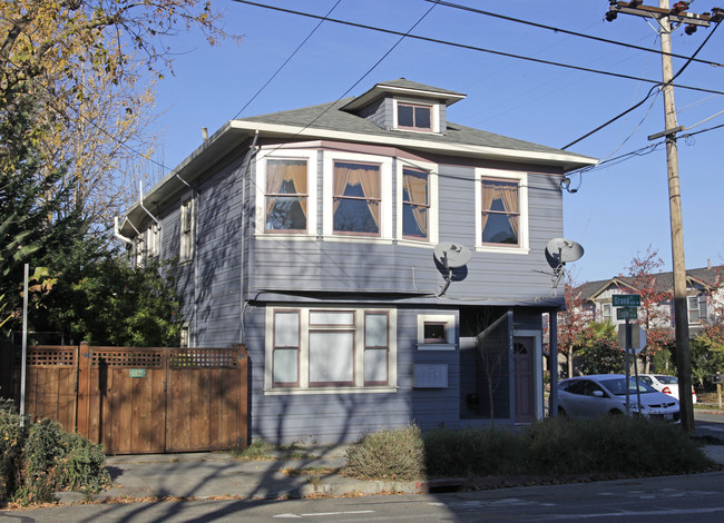 1829 Grand St in Alameda, CA - Building Photo - Building Photo