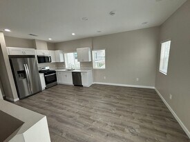 6482 Montezuma Rd in San Diego, CA - Building Photo