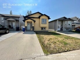 697 Blackfoot Terrace W in Lethbridge, AB - Building Photo