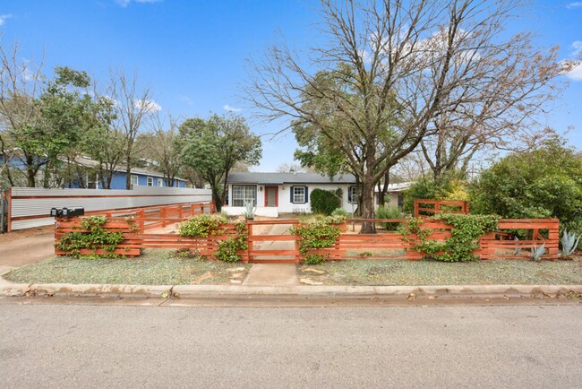 504 Philco Dr in Austin, TX - Building Photo - Building Photo