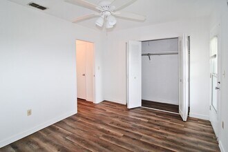 8075 112th St N in Seminole, FL - Building Photo - Building Photo