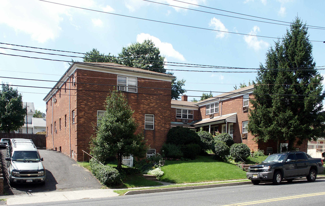 325-329 Essex St in Hackensack, NJ - Foto de edificio