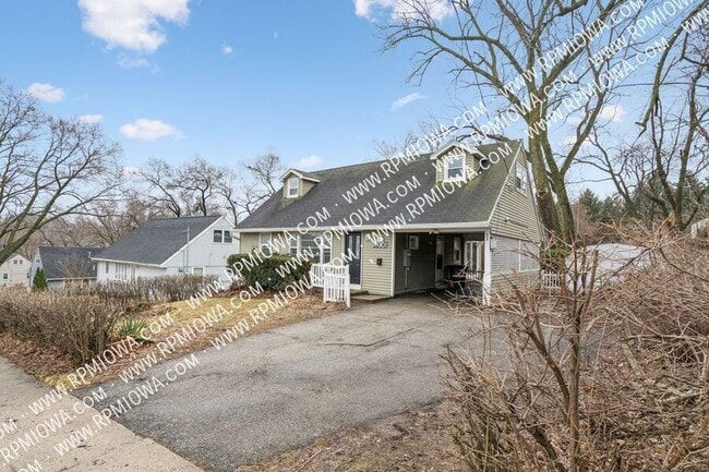 1206 Amos Ave in Des Moines, IA - Building Photo - Building Photo