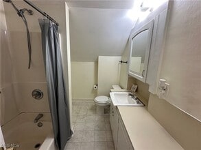 18 E Salem St in Columbiana, OH - Foto de edificio - Building Photo