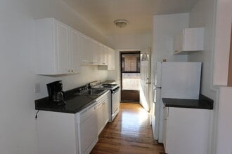 631.5 W Cornelia Ave in Chicago, IL - Building Photo - Building Photo