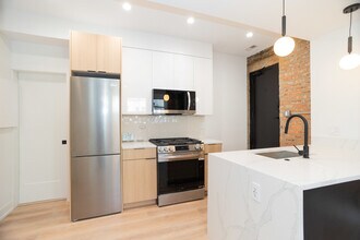 1041 W Byron St in Chicago, IL - Building Photo - Building Photo