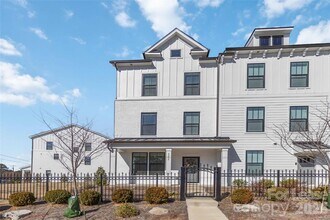 4202 Alexander Vw Dr in Charlotte, NC - Building Photo - Building Photo