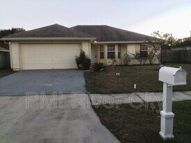 8502 Starbrite Court in Jacksonville, FL - Building Photo