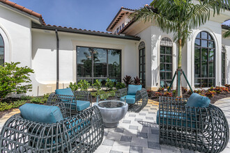 Lago in Naples, FL - Building Photo - Building Photo