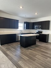 717 Crispin Ln in Carmel, IN - Building Photo - Building Photo