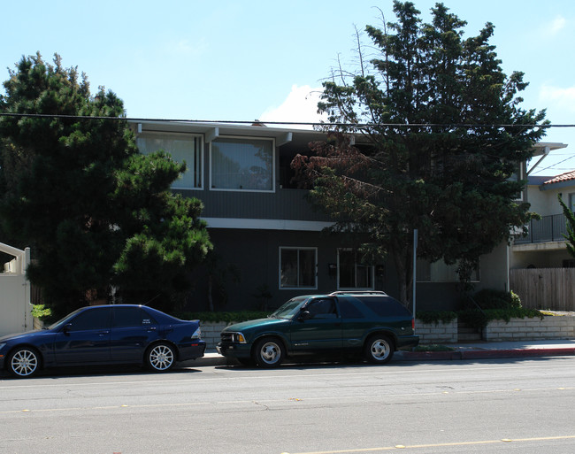 16692 Algonquin St in Huntington Beach, CA - Building Photo - Building Photo