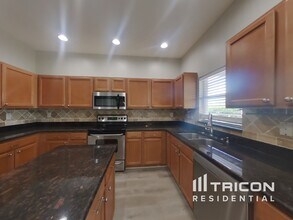 3600 Cresthill Ln in Land O Lakes, FL - Building Photo - Building Photo