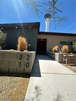 2210 Santa Clara Dr in Las Vegas, NV - Building Photo