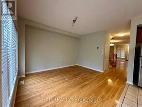 56 Rainbow Valley Crescent in Markham, ON - Building Photo - Building Photo